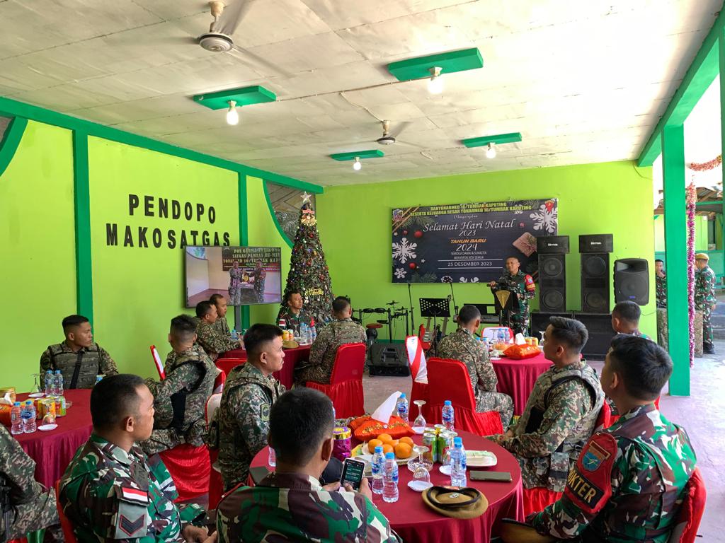Satgas Pamtas RI-Mly Yonarmed 16/TK Menerima Kunjungan Komandan Batalyon 13 RAMD TDM